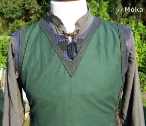 Wappenrock, Details vorne